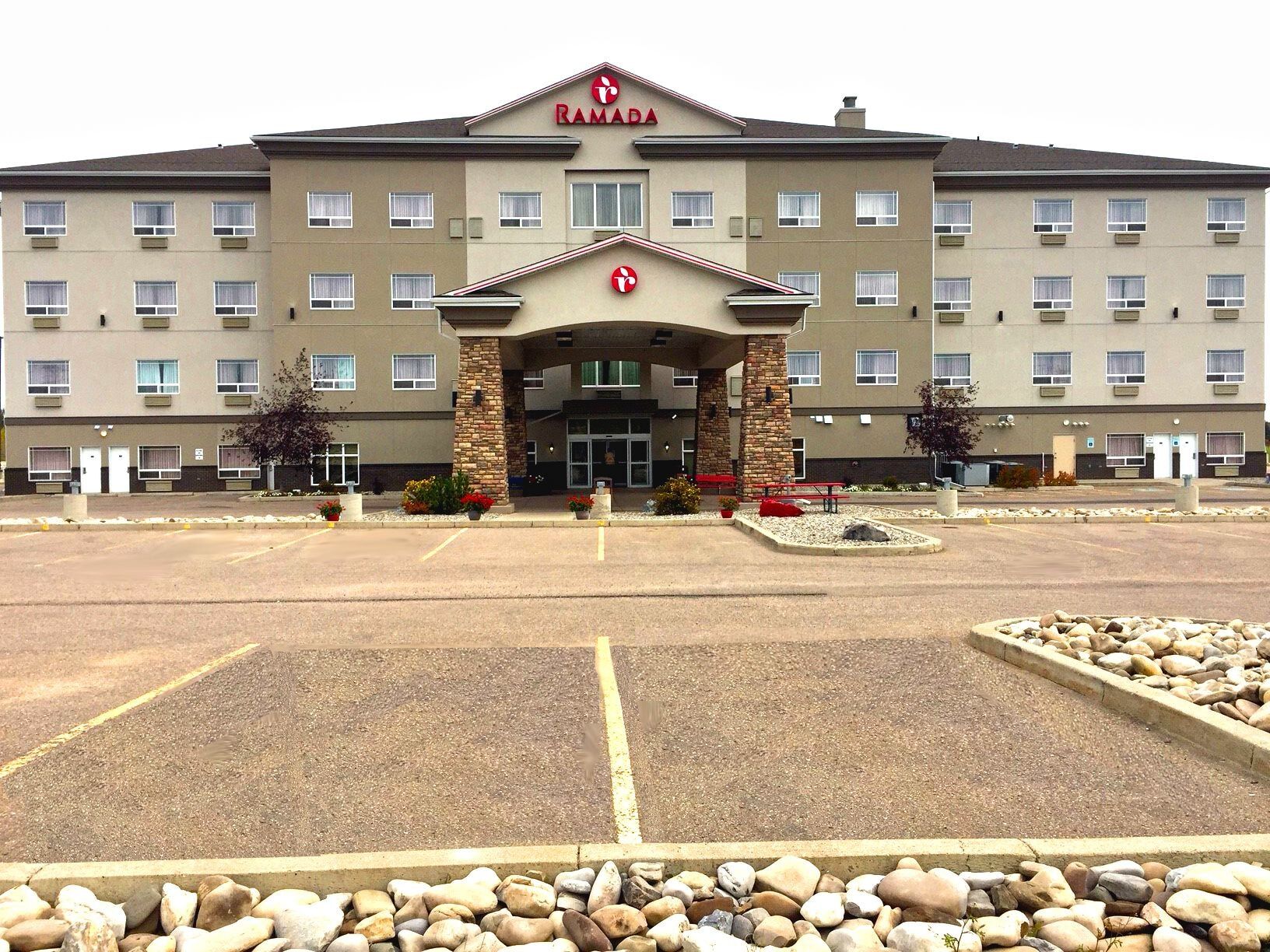 Ramada By Wyndham Lac La Biche Motel Exterior photo